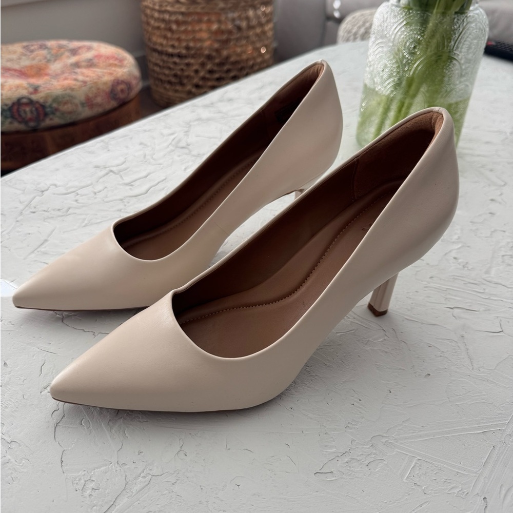 Cream Heels Pumps - W9